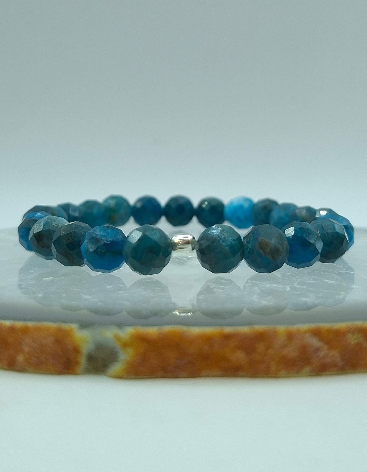 Pulsera facetada de Apatito azul 8mm