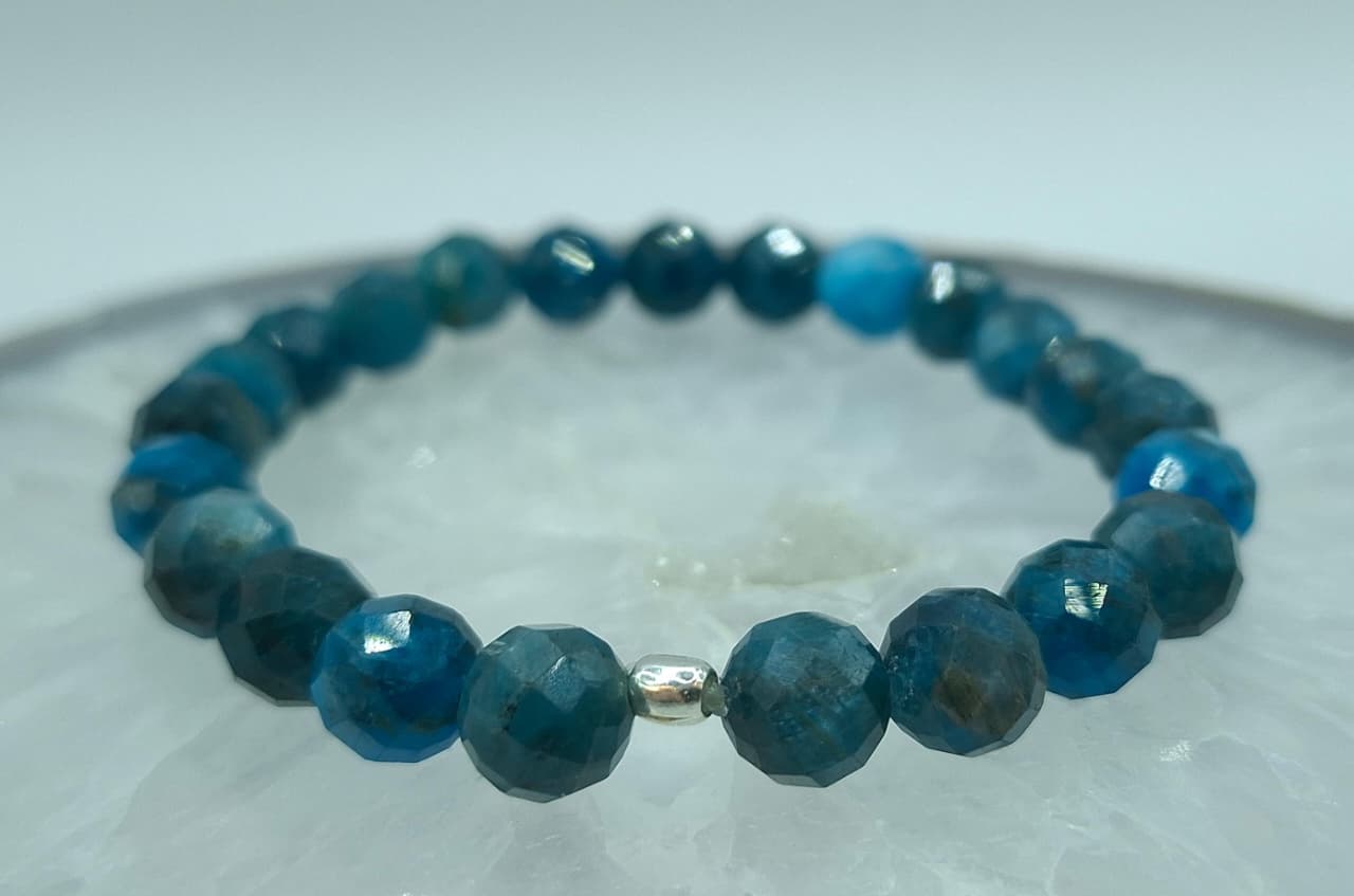 Pulsera facetada de Apatito azul 8mm